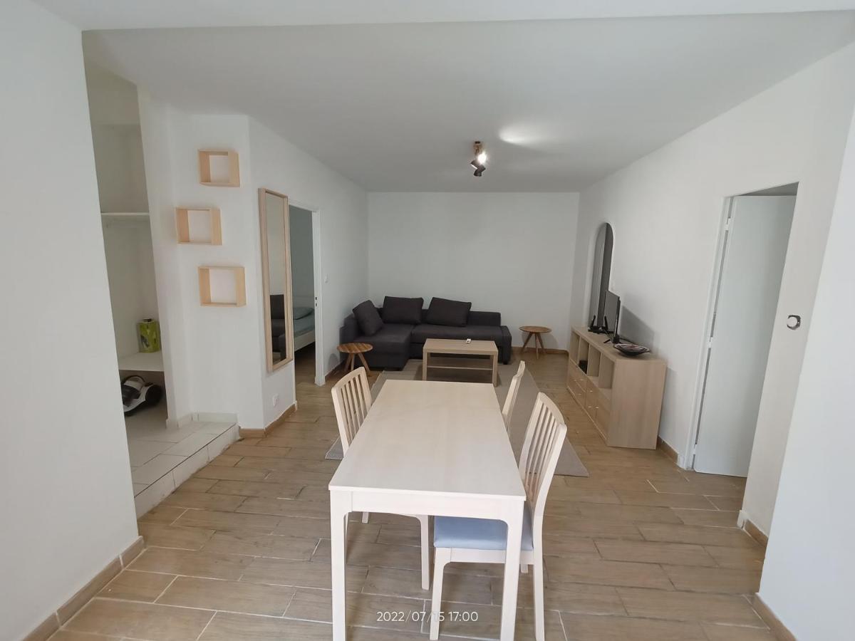 T2 Renove En Rdc Avec Cour, Intra Muros Avignon Buitenkant foto